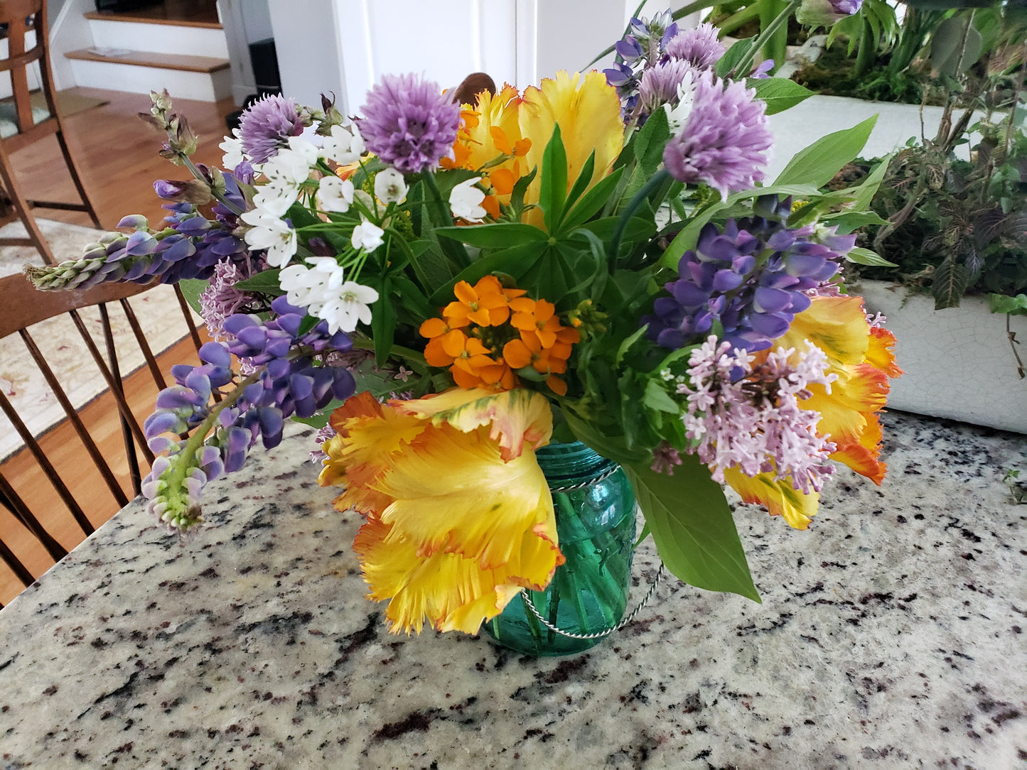 💐 Gorgeous Spring Bouquet Subscription